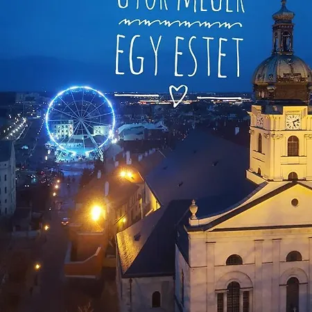 Kenyelmes A Belvaros Szelen *